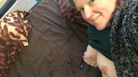GreenEyedFreakyMom Mom Is Squirting Milk All Over The Bed