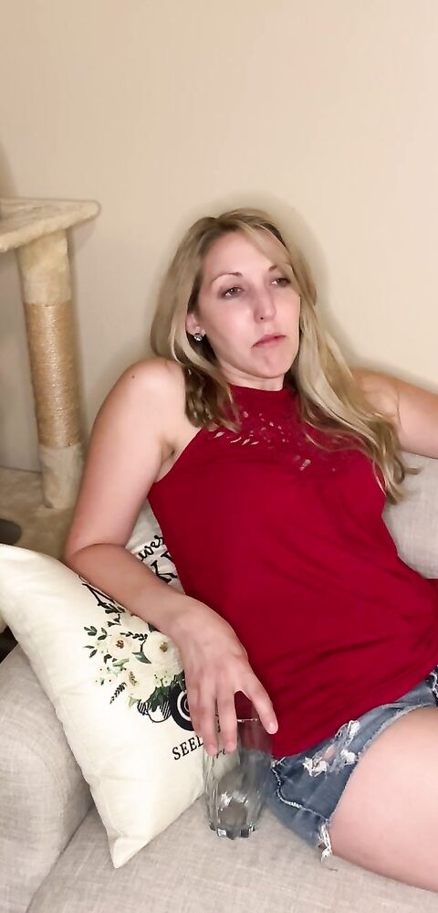 ErikaSwingz - Discussing Sexual Freedom - ManyVids - blonde - milf - big tits - natural tits - pov - blowjob