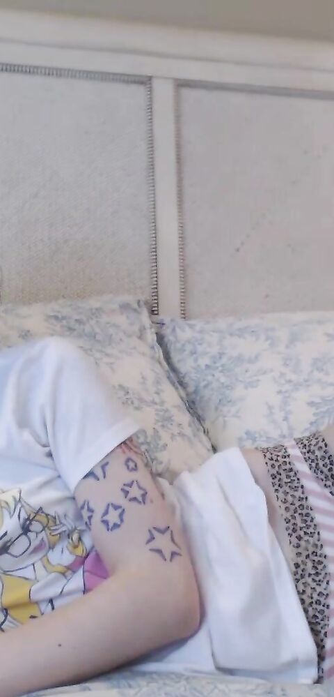 Miss London Lix - Friendzoning for years - ManyVids - fetish - pov - big tits - fake tits - tattoo - dirty talk - milf - femdom - tease