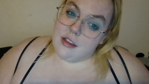 KoopaKymm MILF BBW Smoke n Mouth Fetish
