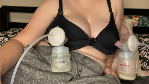 Leakymama Breastmilk Pumping