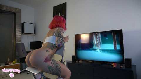 Sister plays ps4, bro plays with her ass