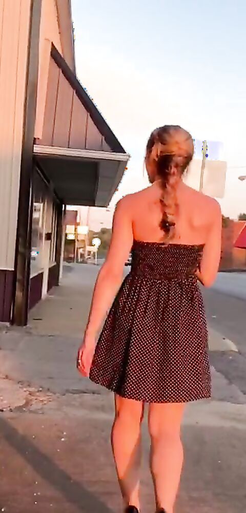 ErikaSwingz - Street Flashing at a Wedding - ManyVids - blonde - milf - big tits - natural tits - pov - blowjob