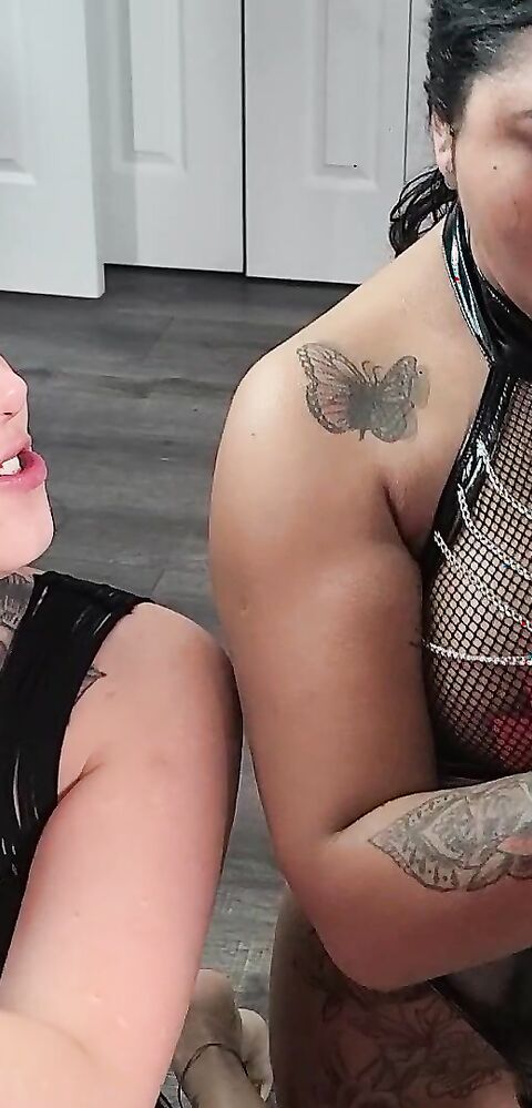 Jaelynnpiggs - Double Bj With Goddess Maya - ManyVids - dirty talk - virtualsex - big tits - tattoo