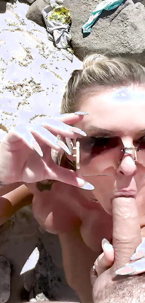 Danny Luckee - Hot beach blow job and cum swallow - ManyVids - blowjob - outdoor - pov - big tits - big dick - deepthroat