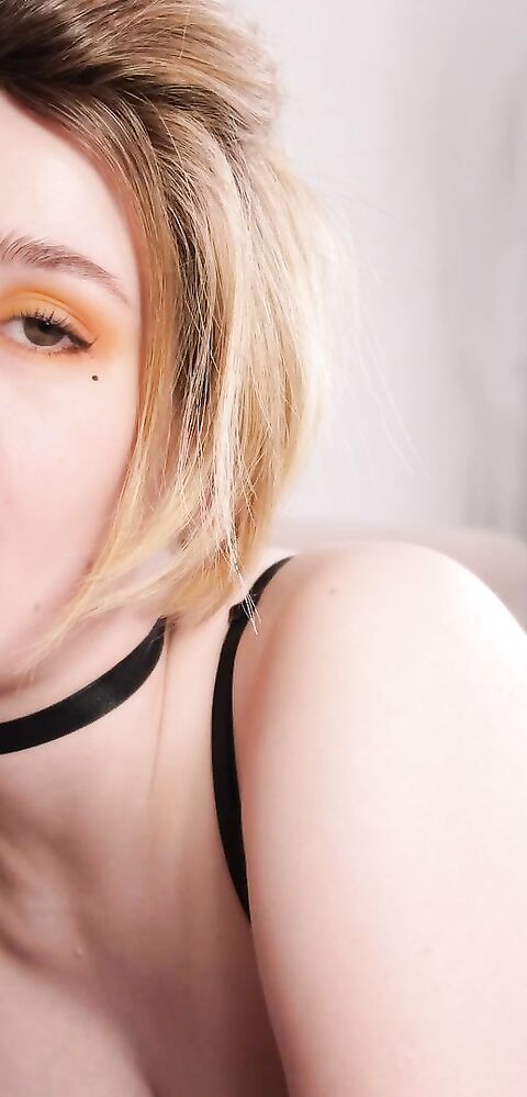 BlowRayne - Manuela Fire Emblem Soles Pose Blowjob - ManyVids - blowjob - pov - big ass - natural tits - dirty talk - brunette