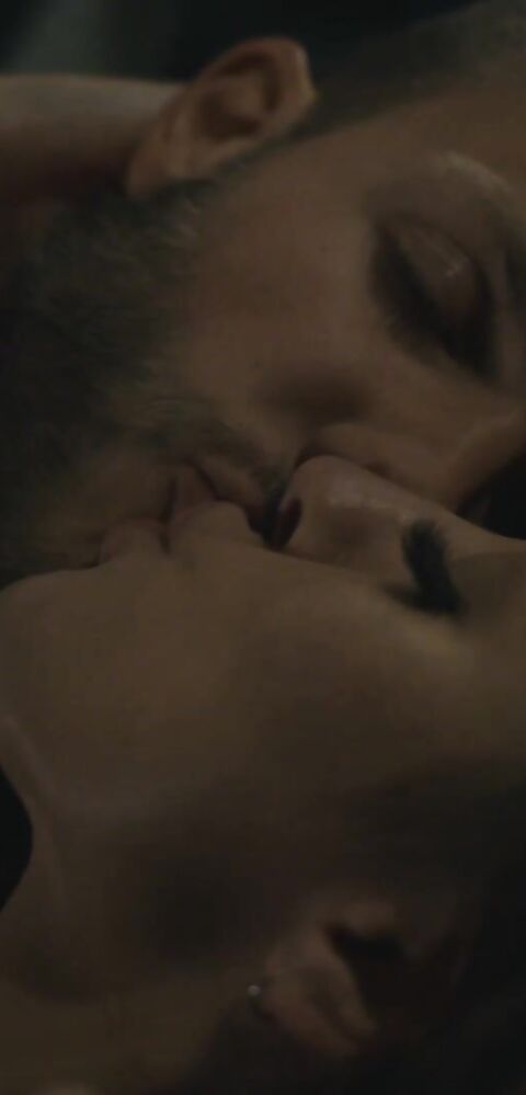 Aiden Ashley And Vanna Bardot - A Killer On The Loose Part 1 - MissaX - MissaX - creampie - outdoor - blowjob