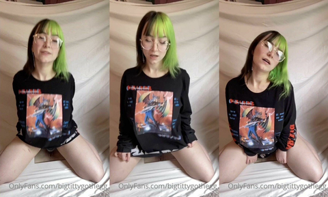 Art Hoe Called Big Titty Goth Egg Masturbates Like Crazy