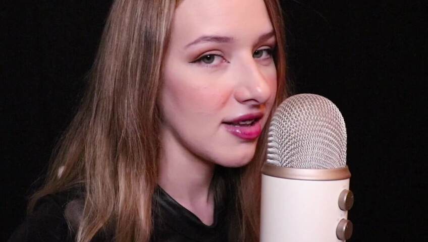 Diddly ASMR - 11 January 2021 - Ass Bending in Faux Leather