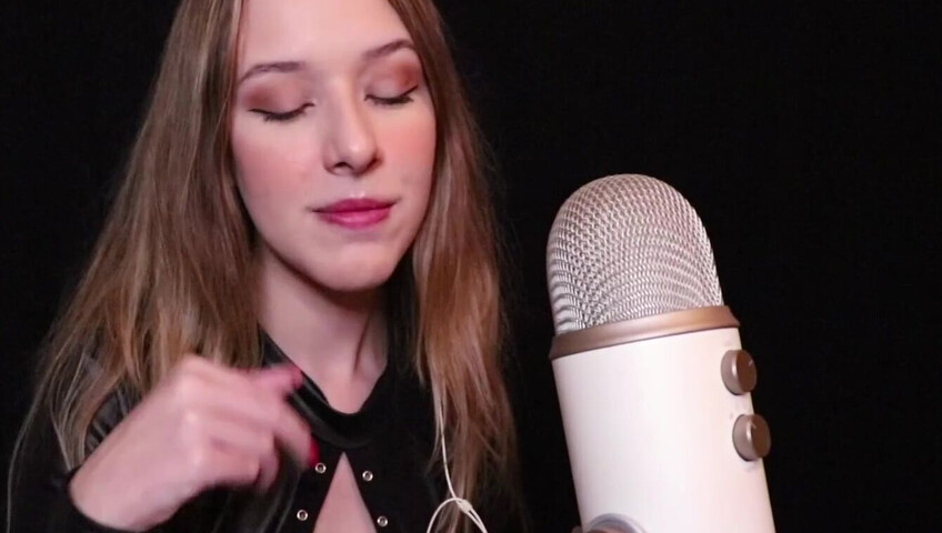 Diddly ASMR - 11 January 2021 - Ass Bending in Faux Leather