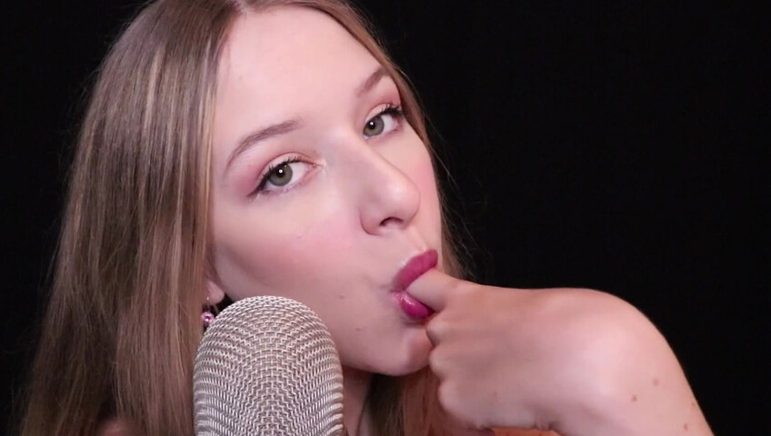 Diddly ASMR - Up close finger sucking ASMR