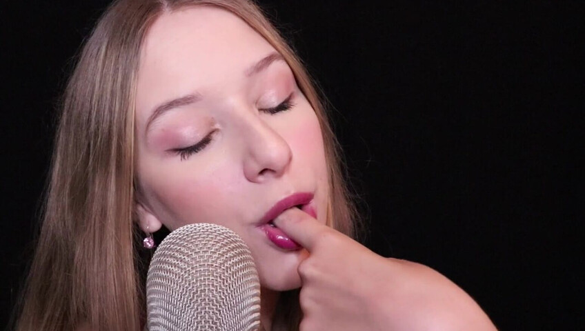 Diddly ASMR - Up close finger sucking ASMR
