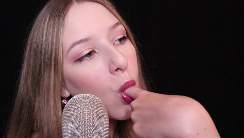 Diddly ASMR - Up close finger sucking ASMR