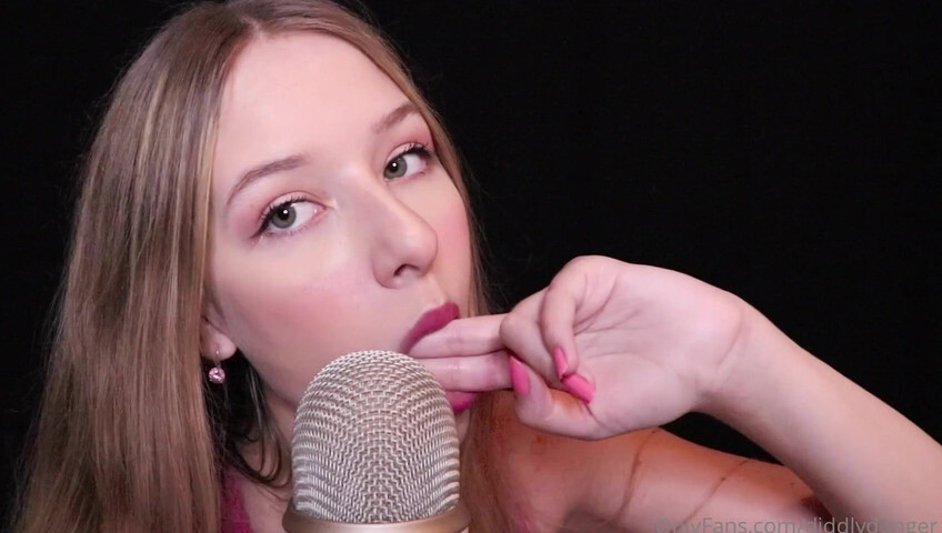 Diddly ASMR - Up close finger sucking ASMR