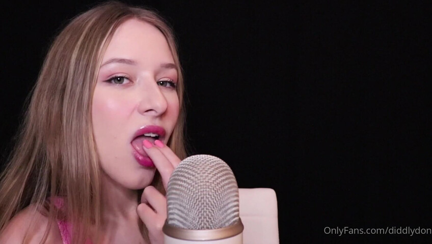 Diddly ASMR - Up close finger sucking ASMR