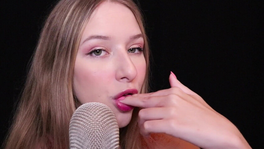 Diddly ASMR - Up close finger sucking ASMR