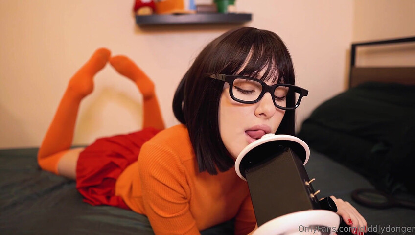 Diddly ASMR - Velma Eats Your Ears N Begs You To Cum