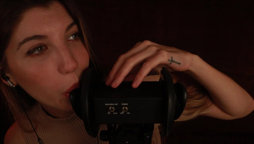 ASMR FrivolousFox - ASMR Hypnotic Licking