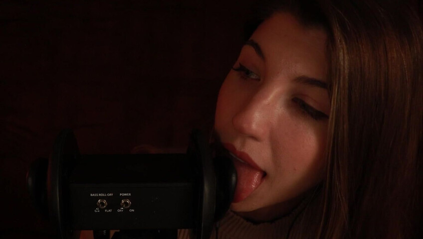 ASMR FrivolousFox - ASMR Hypnotic Licking