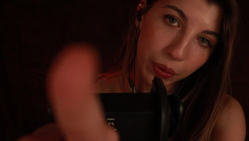 ASMR FrivolousFox - ASMR Hypnotic Licking