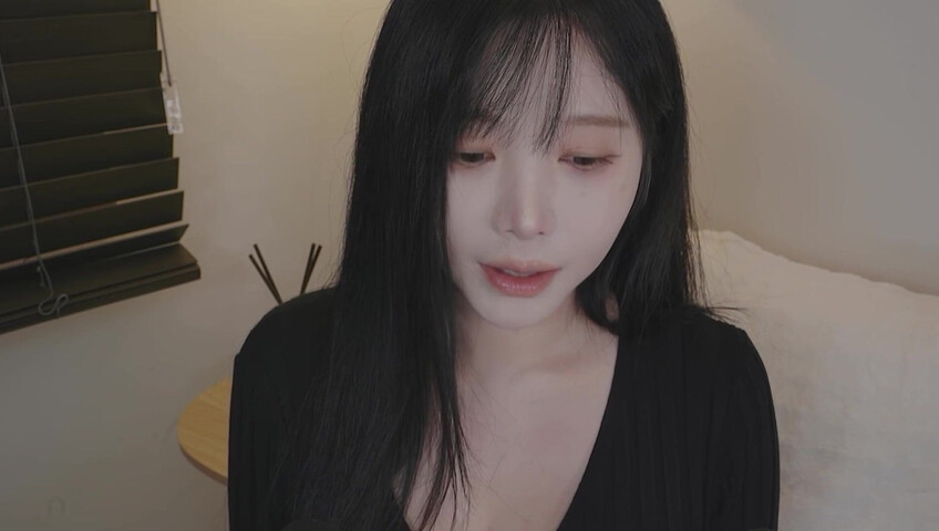ASMR Yoon Ying – That Loser Guy