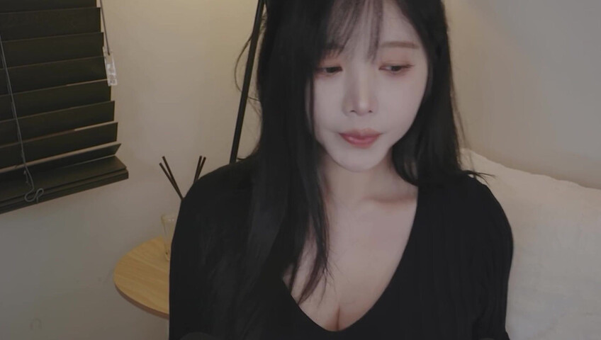 ASMR Yoon Ying – That Loser Guy