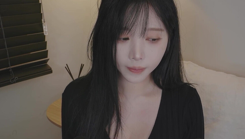 ASMR Yoon Ying – That Loser Guy