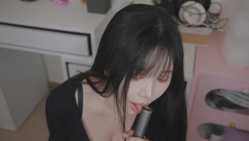 ASMR Yoon Ying – That Loser Guy