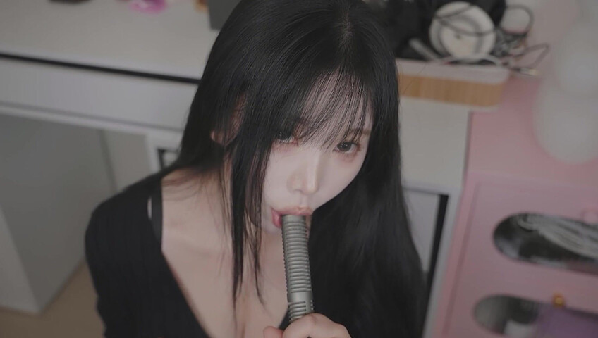 ASMR Yoon Ying – That Loser Guy
