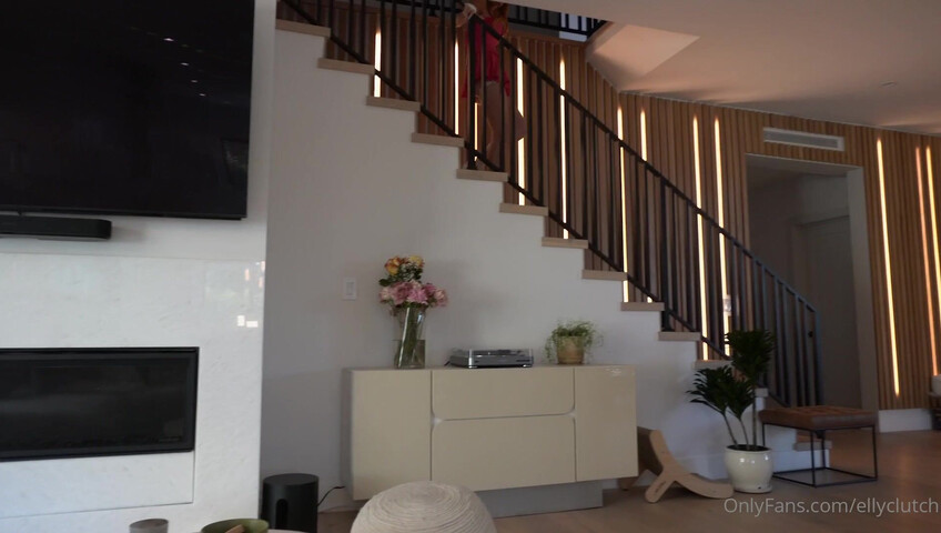 Elly Clutch - Princess Peach Begs for a Creampie