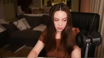 Moona ASMR - 7 December 2025 - Fansly Stream