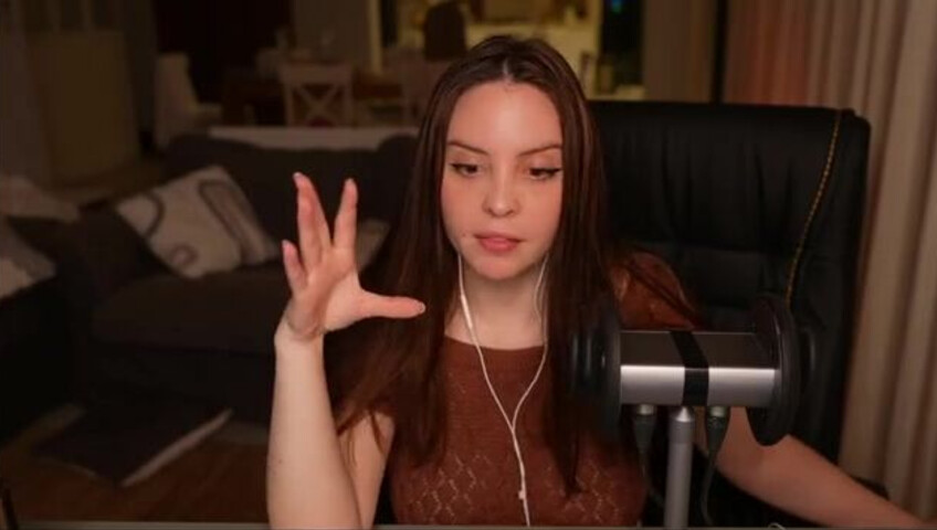 Moona ASMR - 7 December 2025 - Fansly Stream