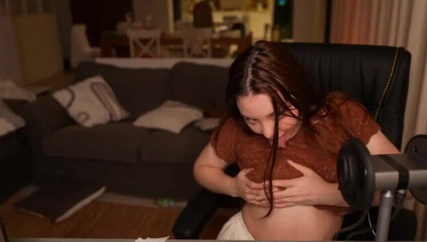 Moona ASMR - 7 December 2025 - Fansly Stream