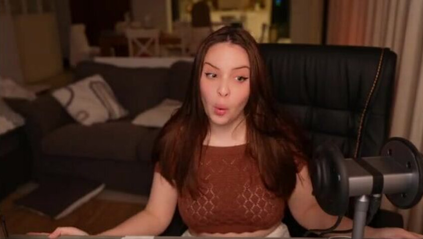 Moona ASMR - 7 December 2025 - Fansly Stream