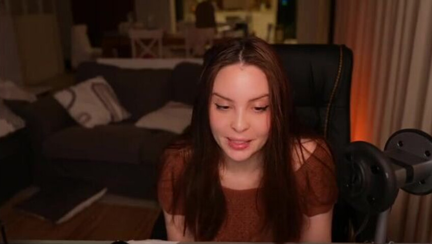 Moona ASMR - 7 December 2025 - Fansly Stream