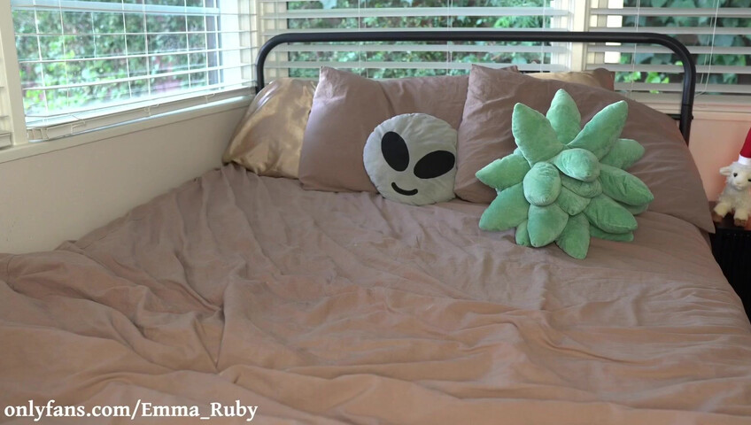 Emma Ruby - Fucking My StepSis on Xmas While No One's Watching