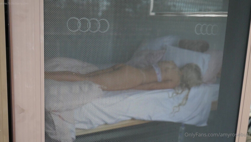 Fit Chick Amy - 14 February 2021 - Masturbating behind stupid door