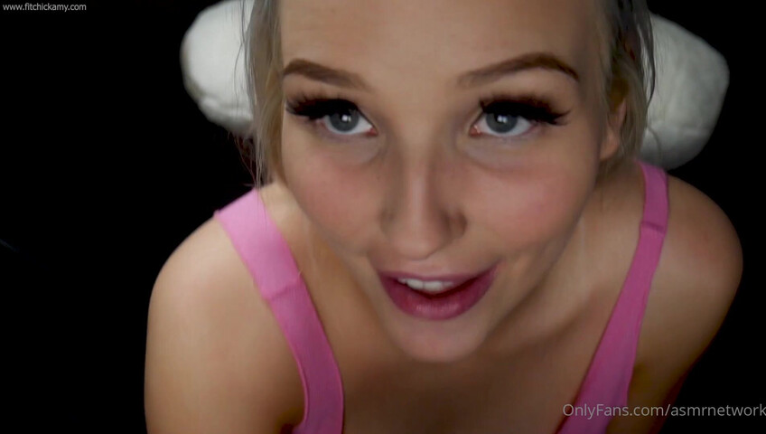 Fit Chick Amy - Fucked by Dildo