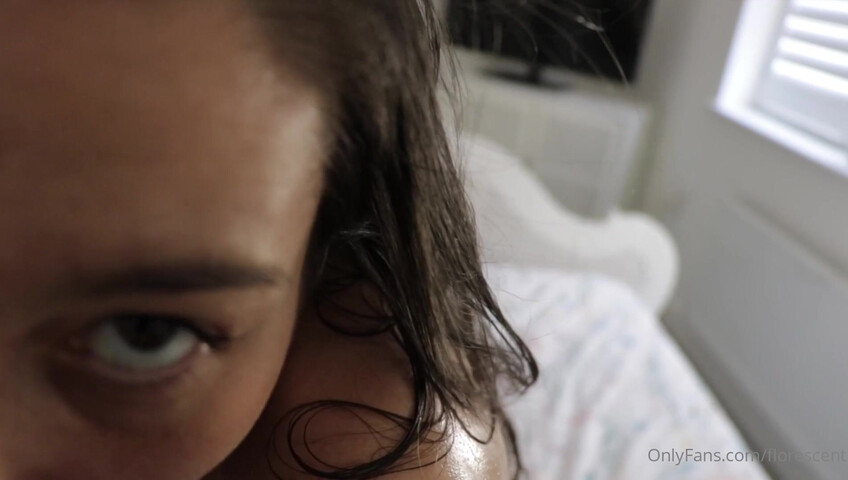 Florescent - 27 January 2025 - GF Massages Herself With Oil & Grinds On You [POOTIE]