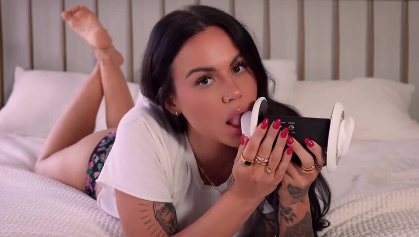 ShotsofSimone - 5 December 2025 - ASMR Ear Licking NSFW