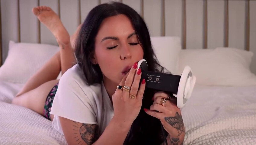 ShotsofSimone - 5 December 2025 - ASMR Ear Licking NSFW