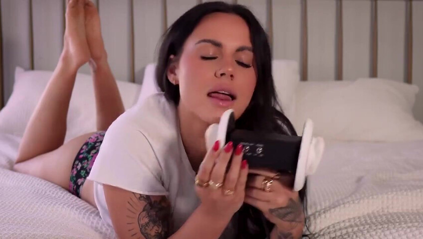 ShotsofSimone - 5 December 2025 - ASMR Ear Licking NSFW