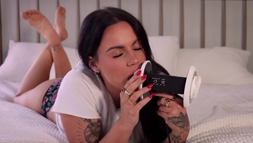 ShotsofSimone - 5 December 2025 - ASMR Ear Licking NSFW