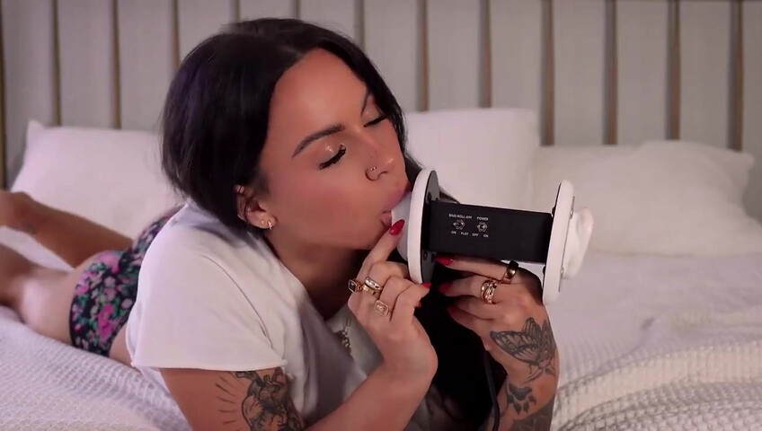 ShotsofSimone - 5 December 2025 - ASMR Ear Licking NSFW