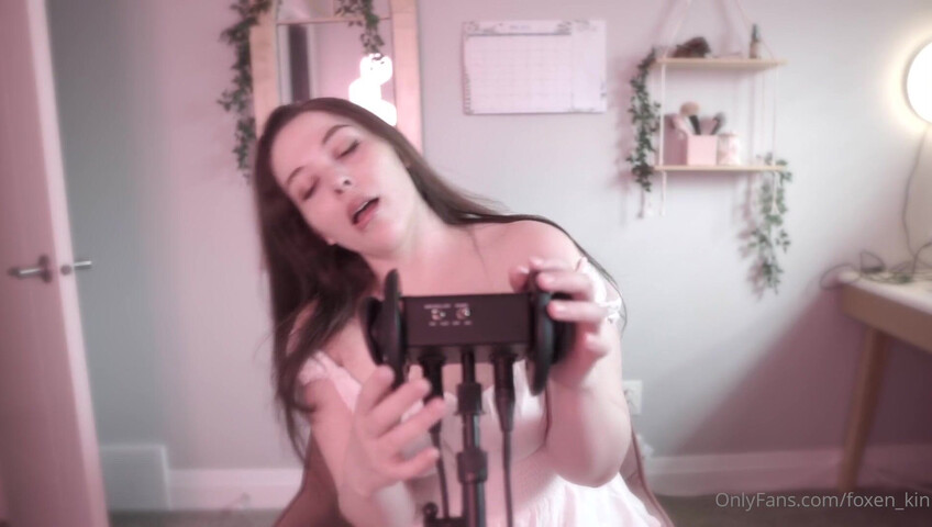 Foxenkin - Ear Licking