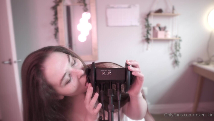 Foxenkin - Ear Licking