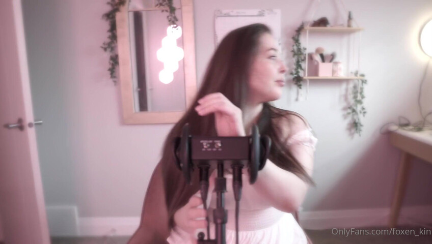 Foxenkin - Ear Licking