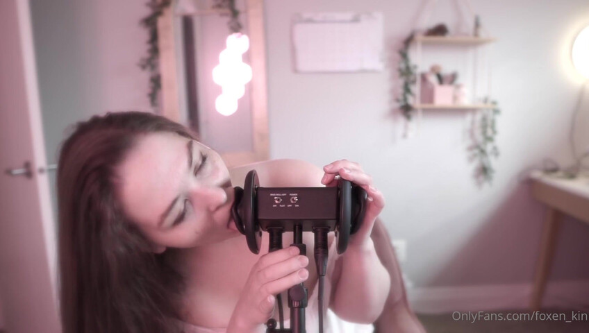 Foxenkin - Ear Licking