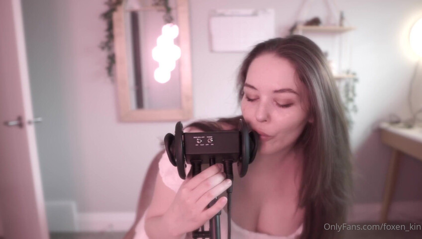 Foxenkin - Ear Licking