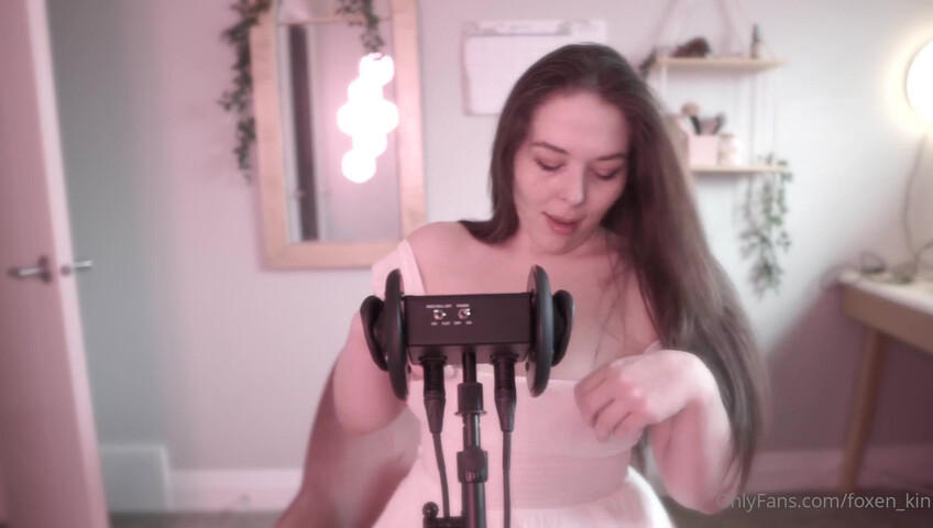 Foxenkin - Ear Licking